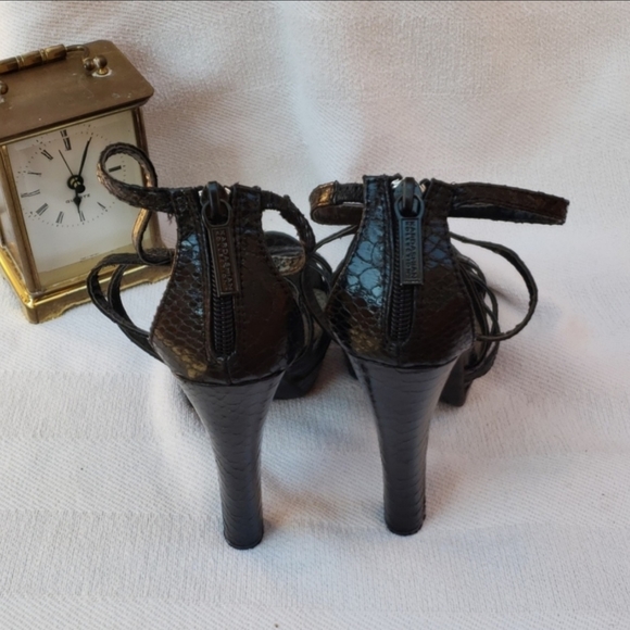 Kim Kardashian shoes - Picture 3 of 4